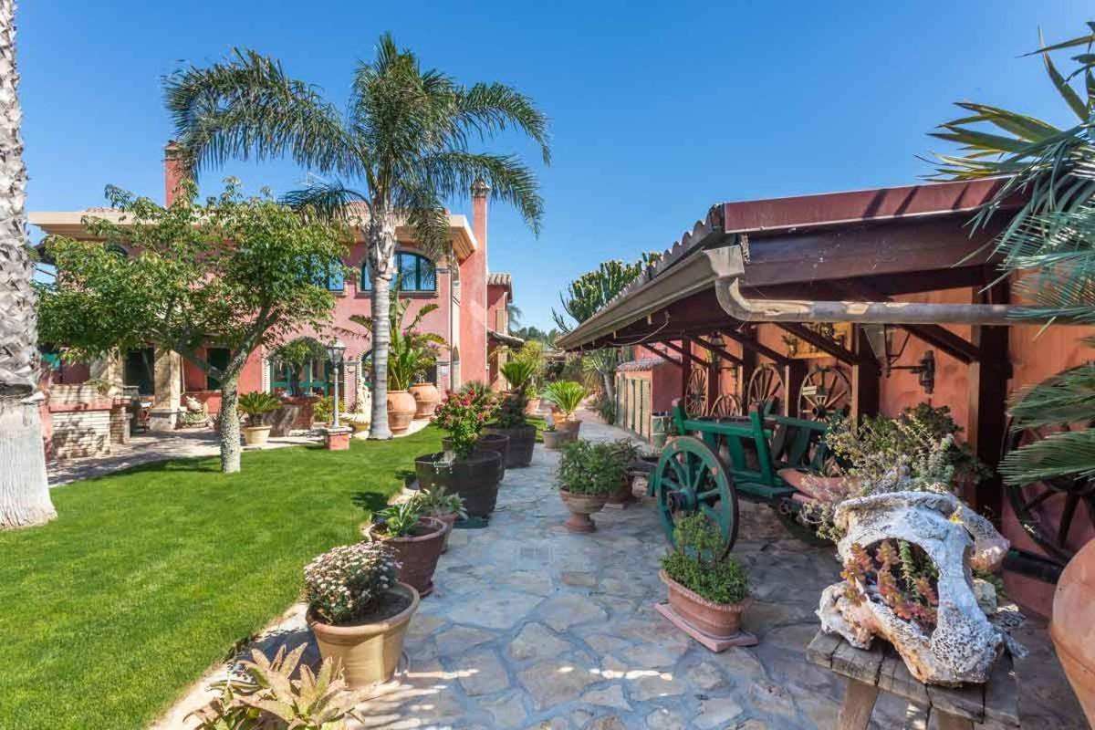 富鲁米尼别墅酒店 弗里米尼迪夸尔图 外观 照片